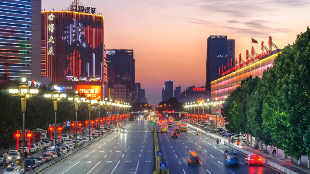 唐山，凤凰涅槃，砥砺前行，重铸辉煌